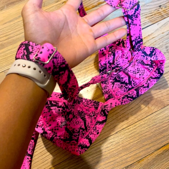 One One Swimwear bikini set NEW size XS - Picture 4 of 4